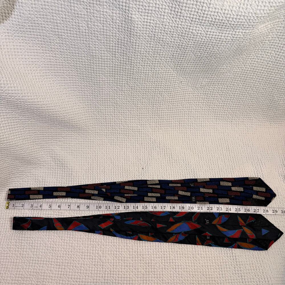 Bugatti Men’s Vintage Geometric Bold Quirky Silk Ties Red White and Blue - Picture 3 of 3